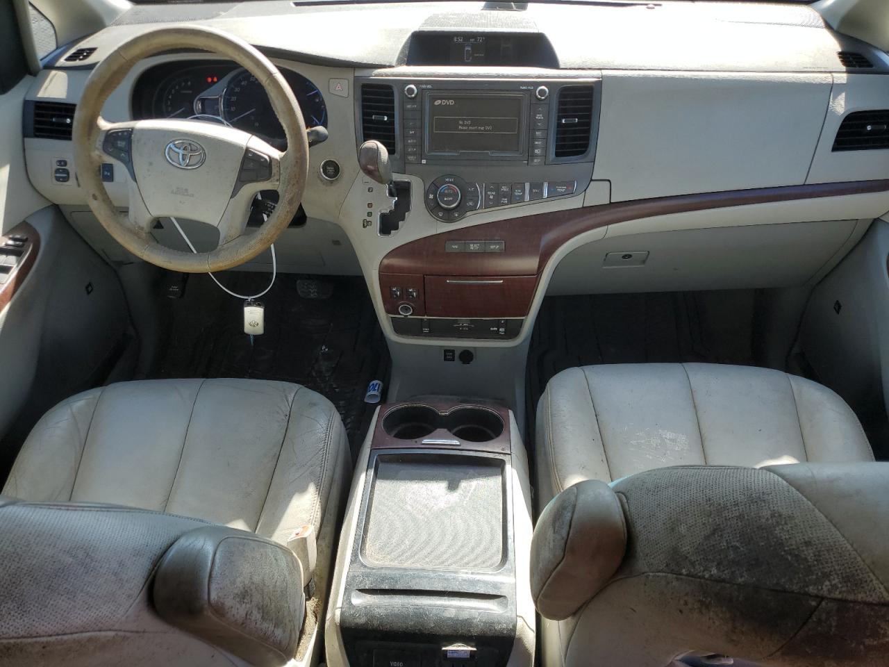 2011 Toyota Sienna - Image 8