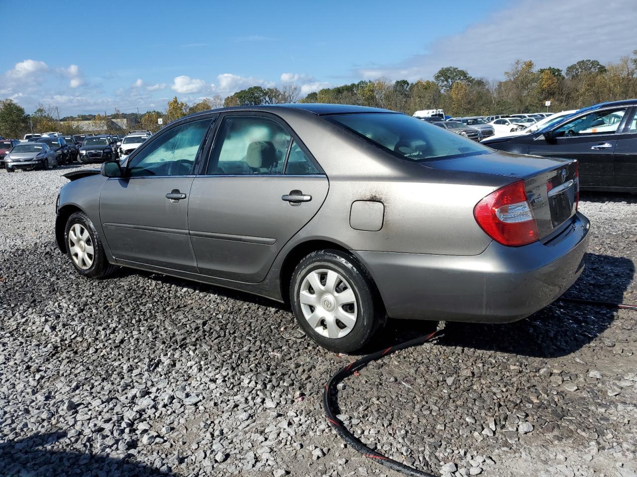 2004 Toyota Camry Le VIN: 4T1BE32K84U811193 Lot: 81281774