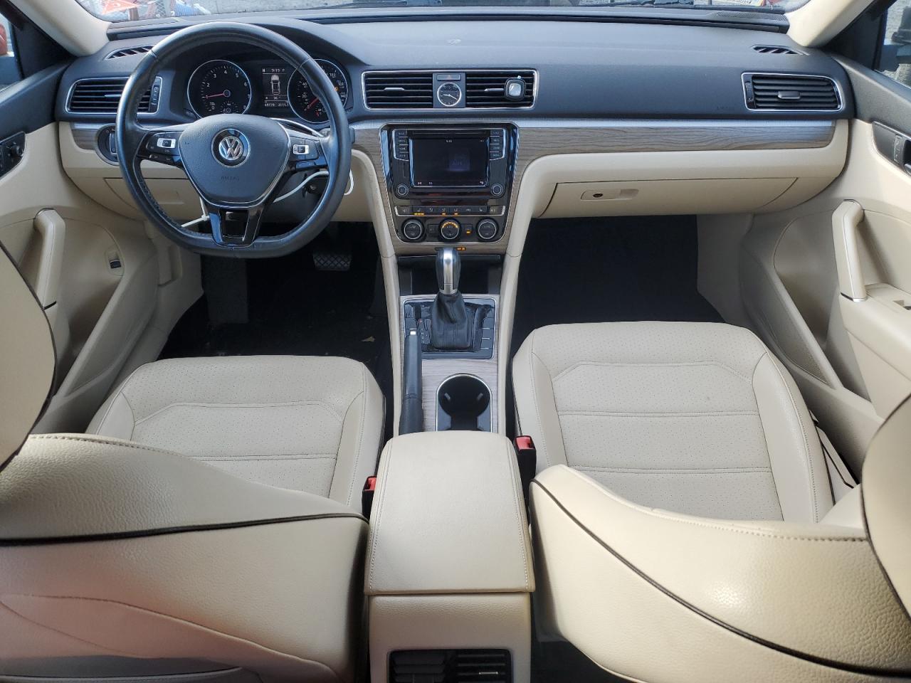 2016 Volkswagen Passat - Image 8