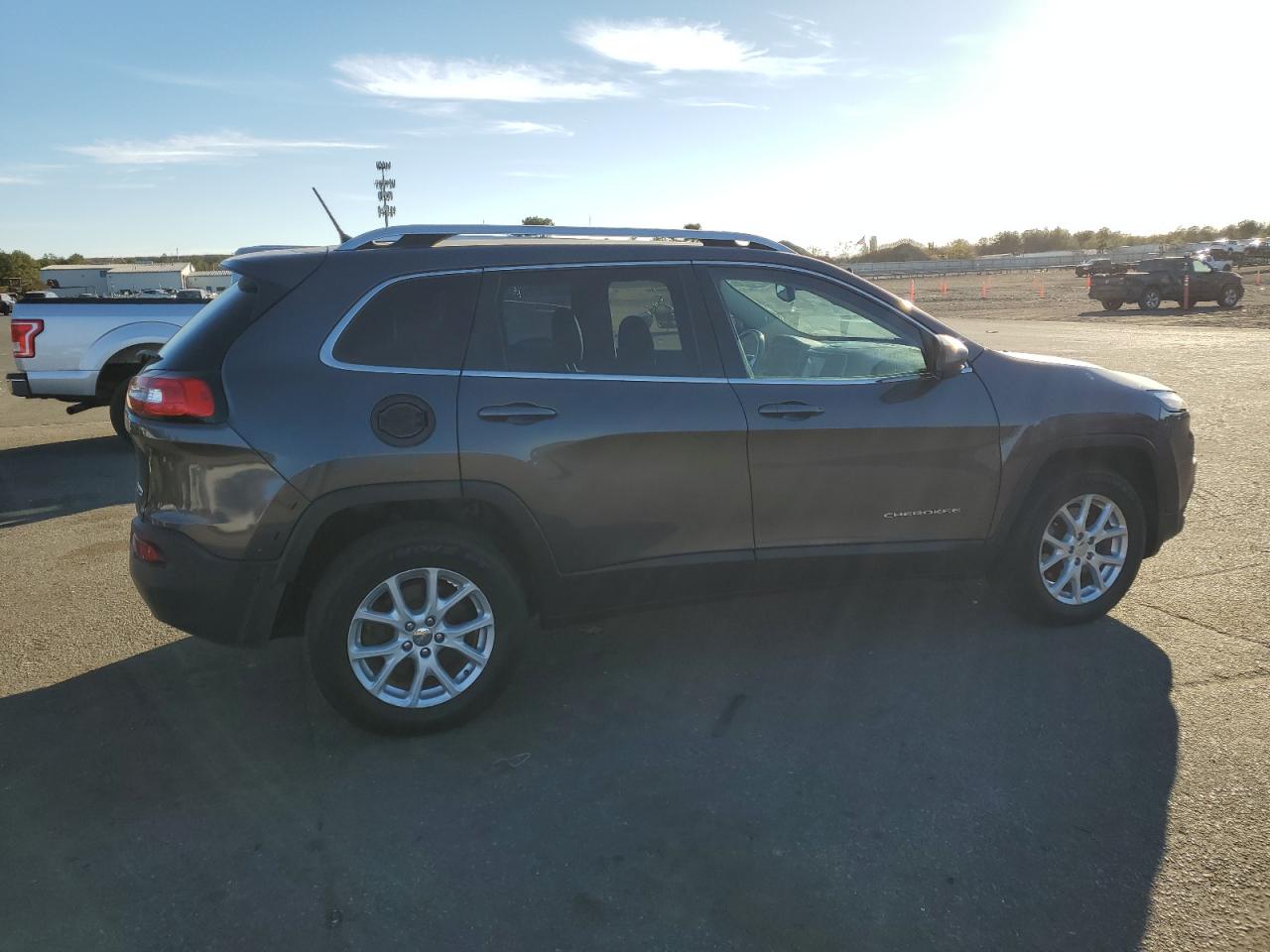 2015 Jeep Grand Cherokee - Image 3