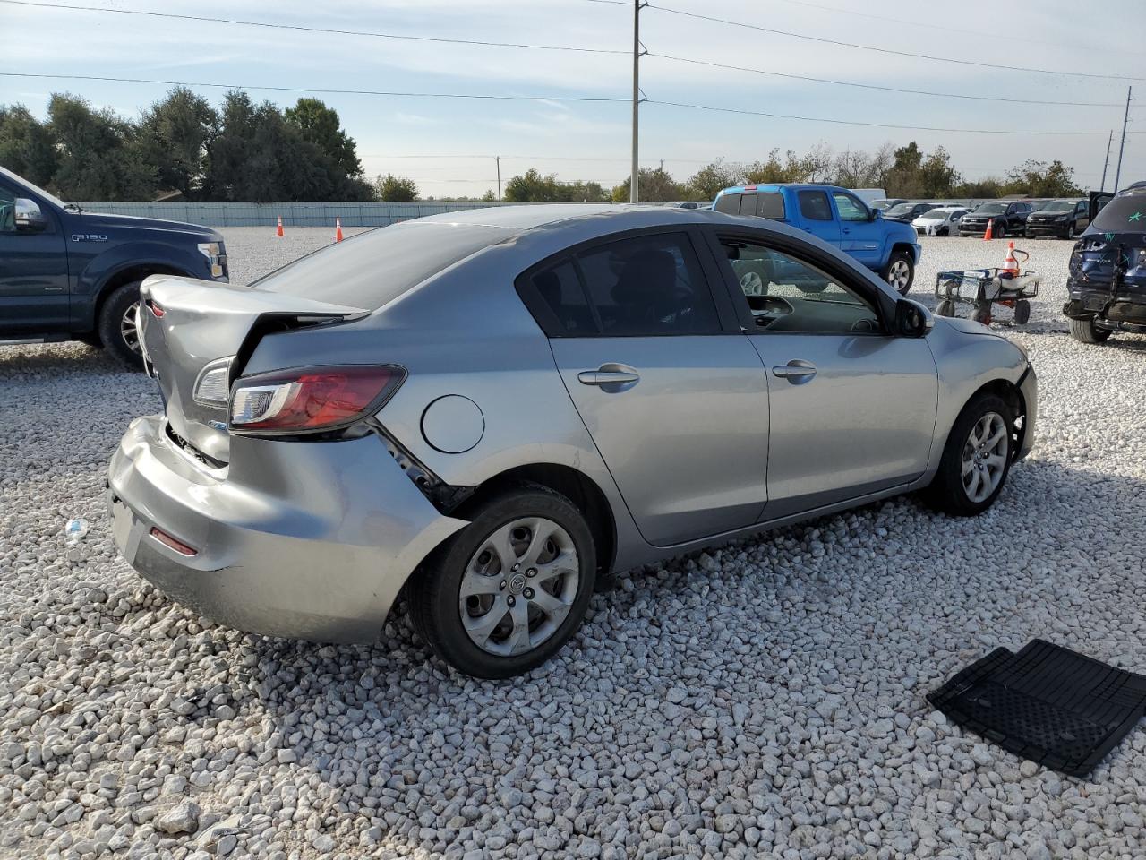 VIN JM1BL1U78D1708364 2013 MAZDA 3 no.3