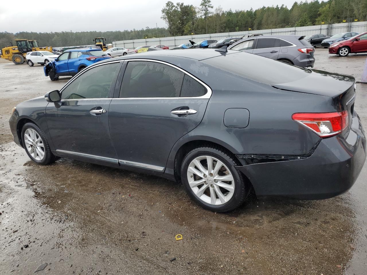 2011 Lexus ES - Image 2
