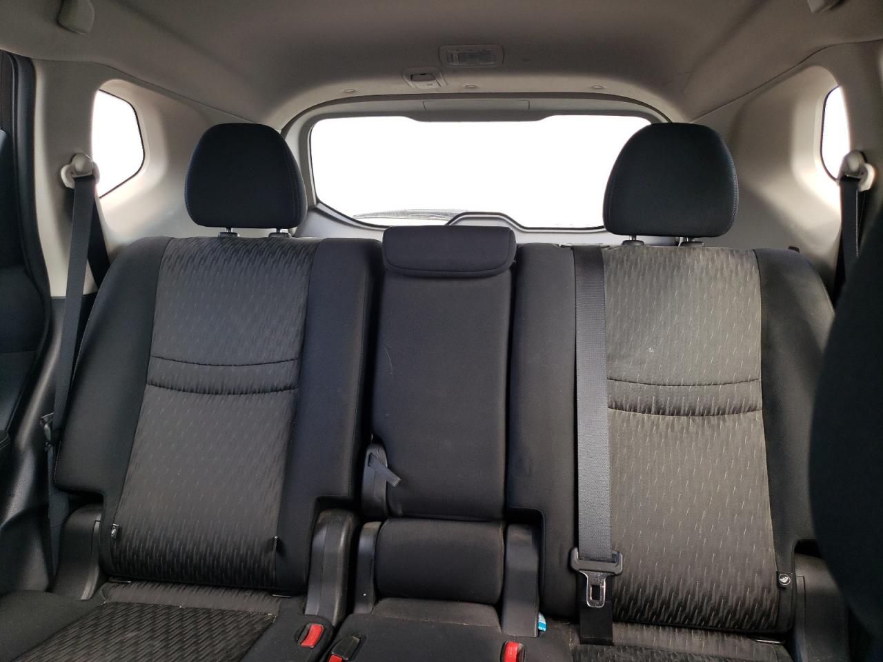 2020 Nissan Rogue - Image 10