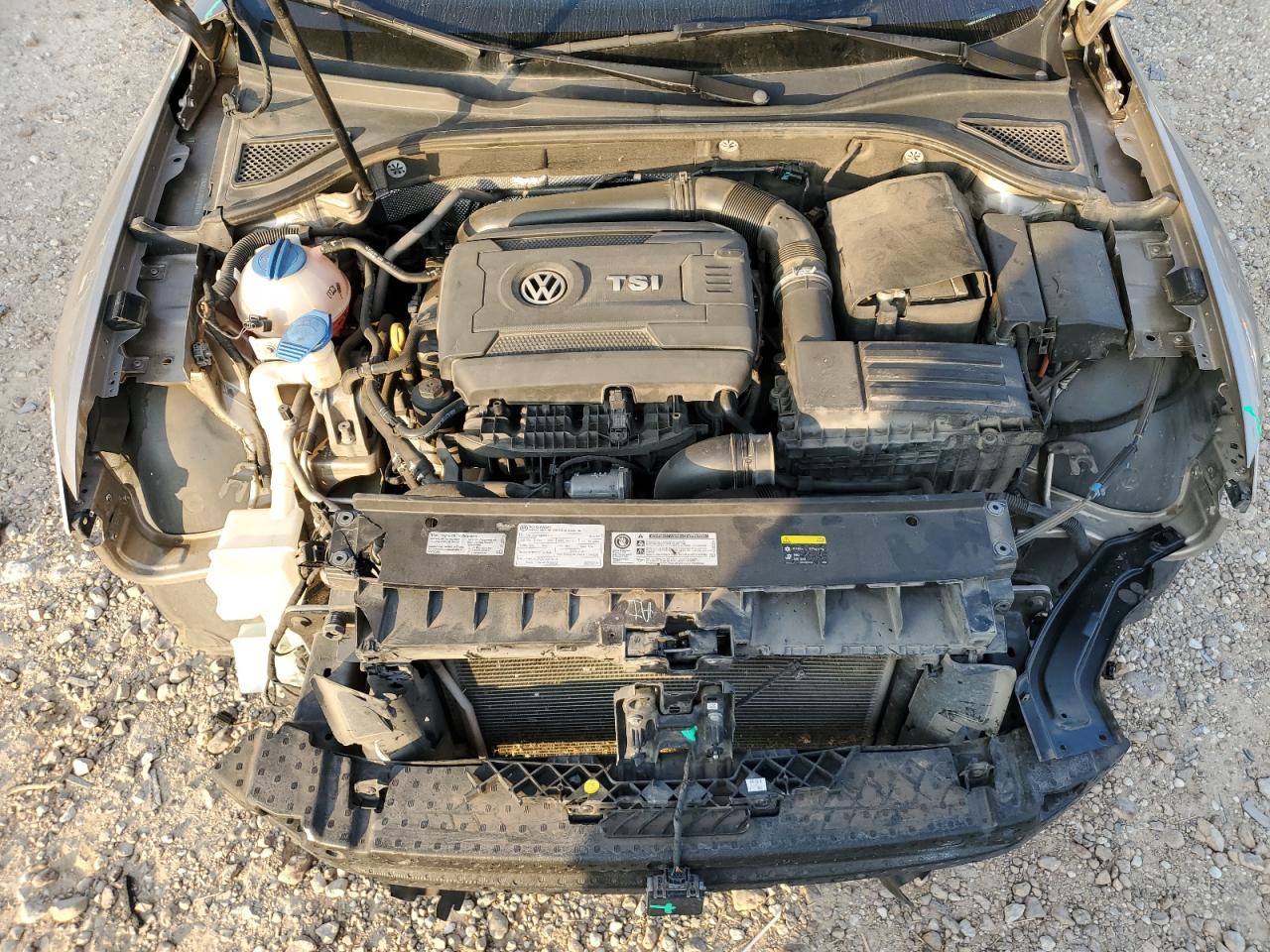 2016 Volkswagen Passat - Image 11