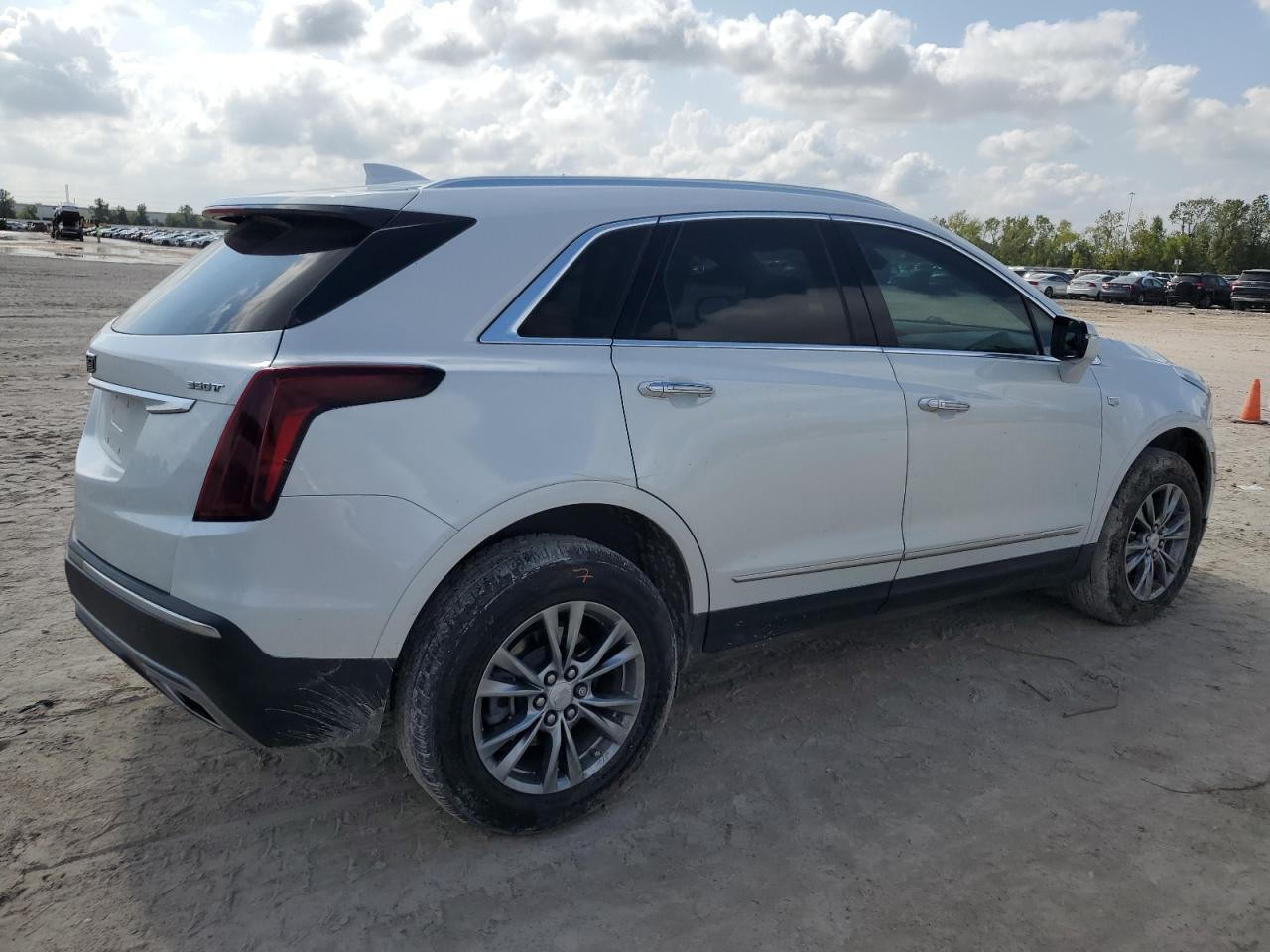 2021 Cadillac XT5 - Image 3
