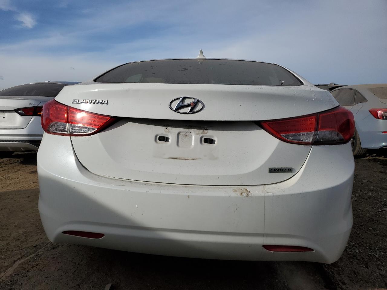 2012 Hyundai Elantra - Image 6