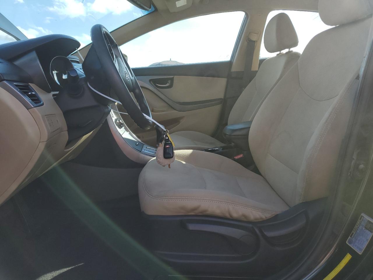 2013 Hyundai Elantra - Image 7