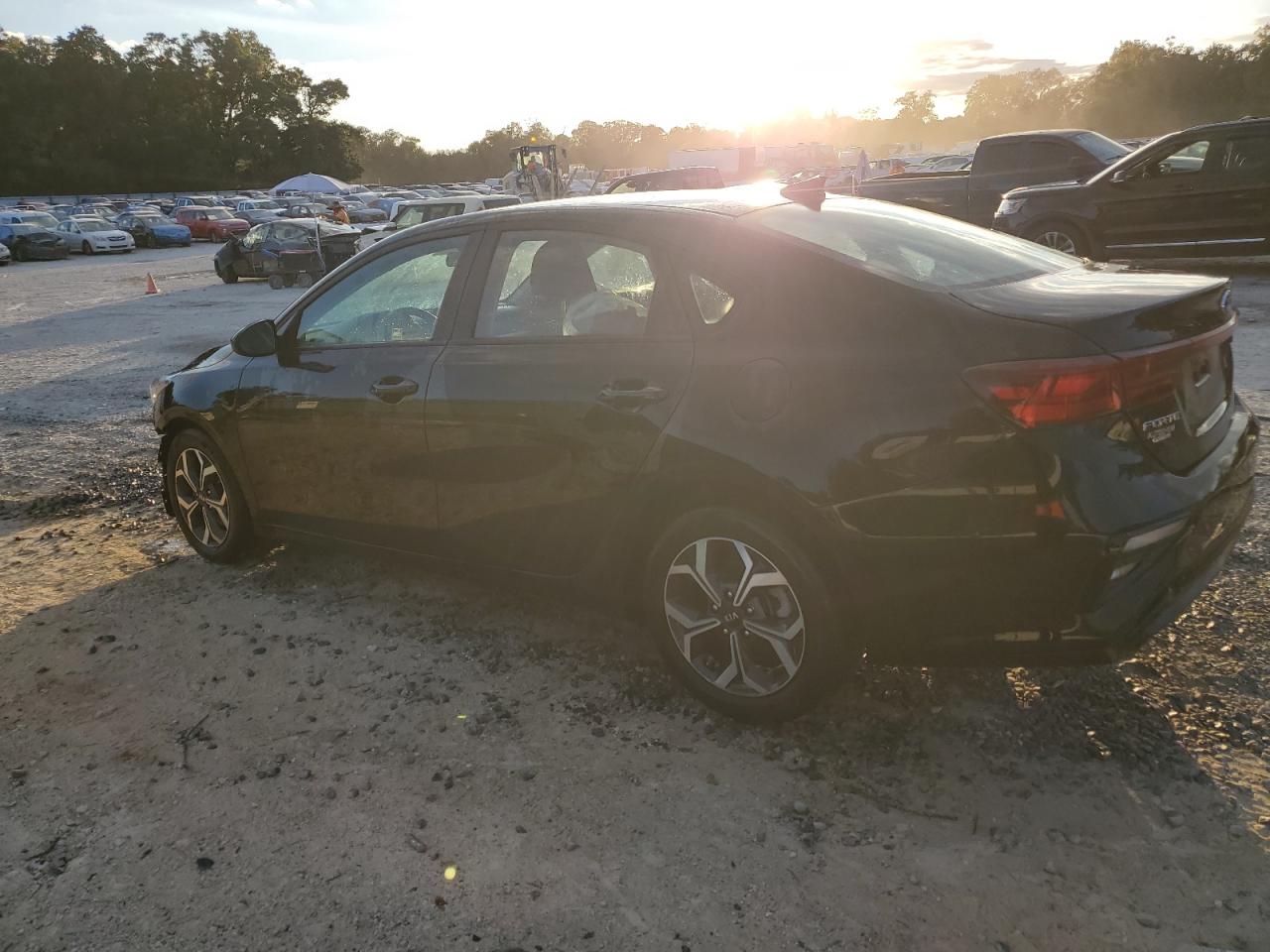 2021 Kia Forte - Image 2