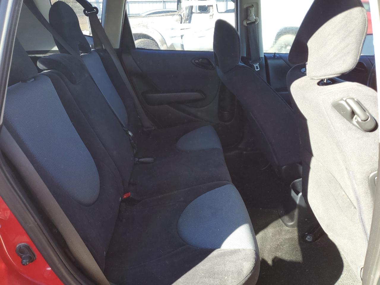 2007 Honda Fit - Image 11