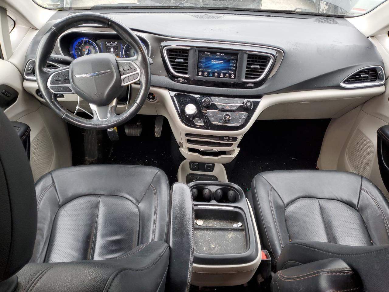 2020 Chrysler Pacifica - Image 8