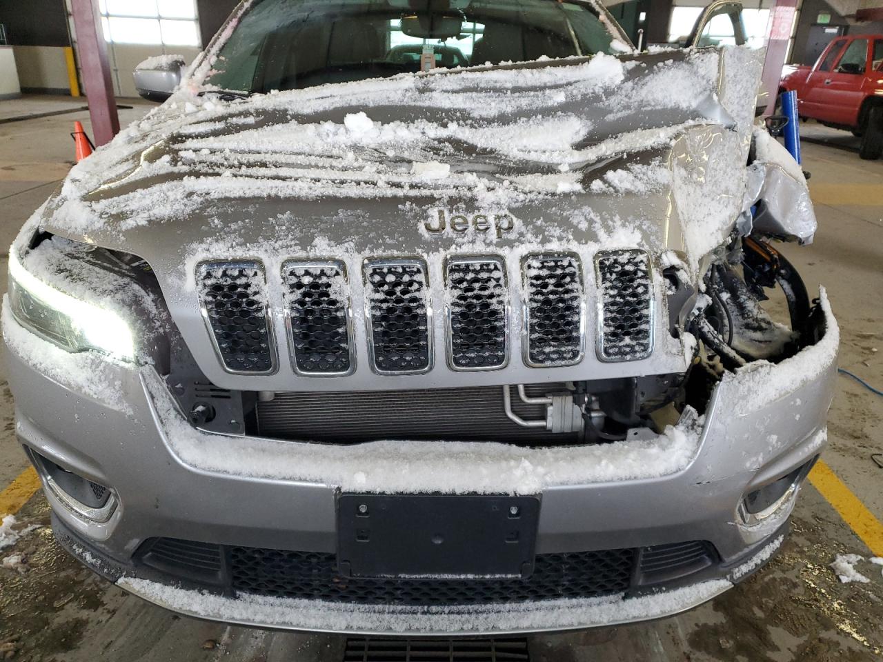 2020 Jeep Grand Cherokee - Image 12