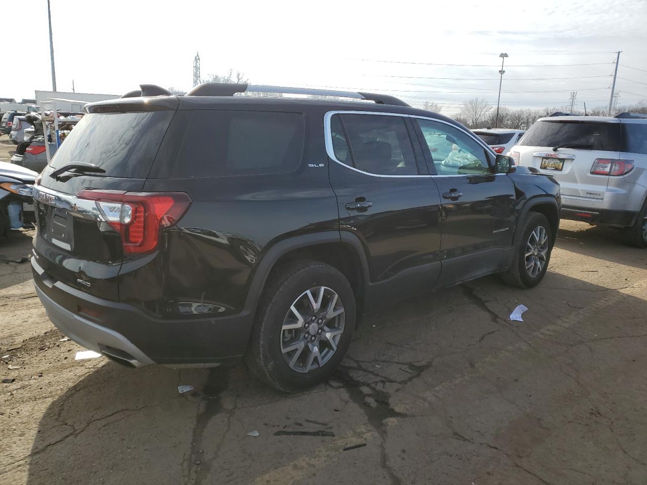 2022 GMC Acadia - Image 3