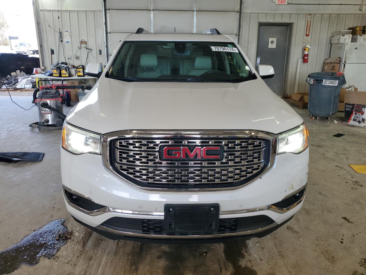2017 GMC Acadia - Image 5