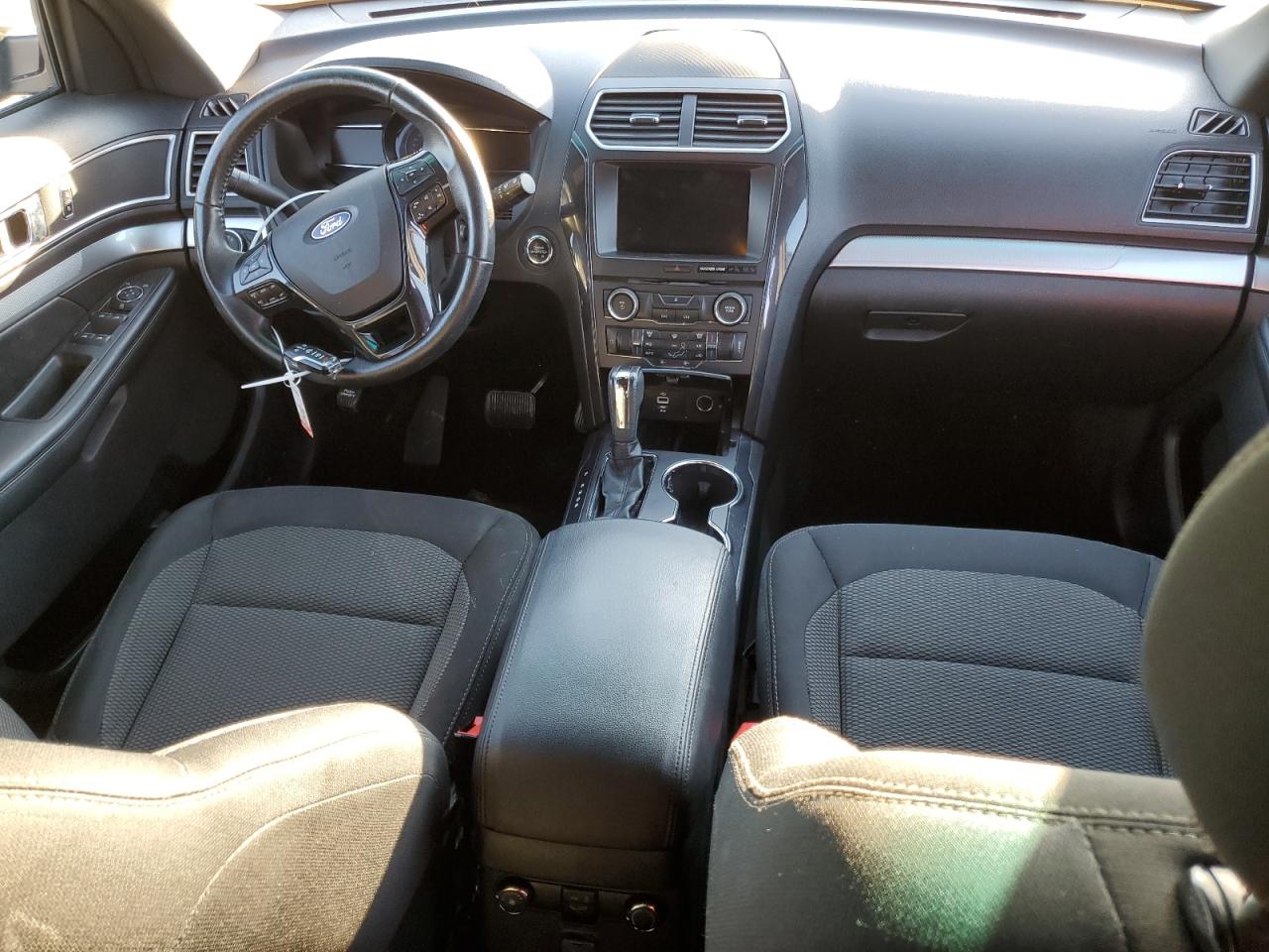 2016 Ford Explorer - Image 8