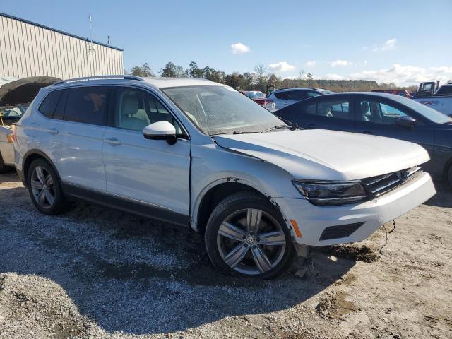  VOLKSWAGEN TIGUAN 2018 Серебристый