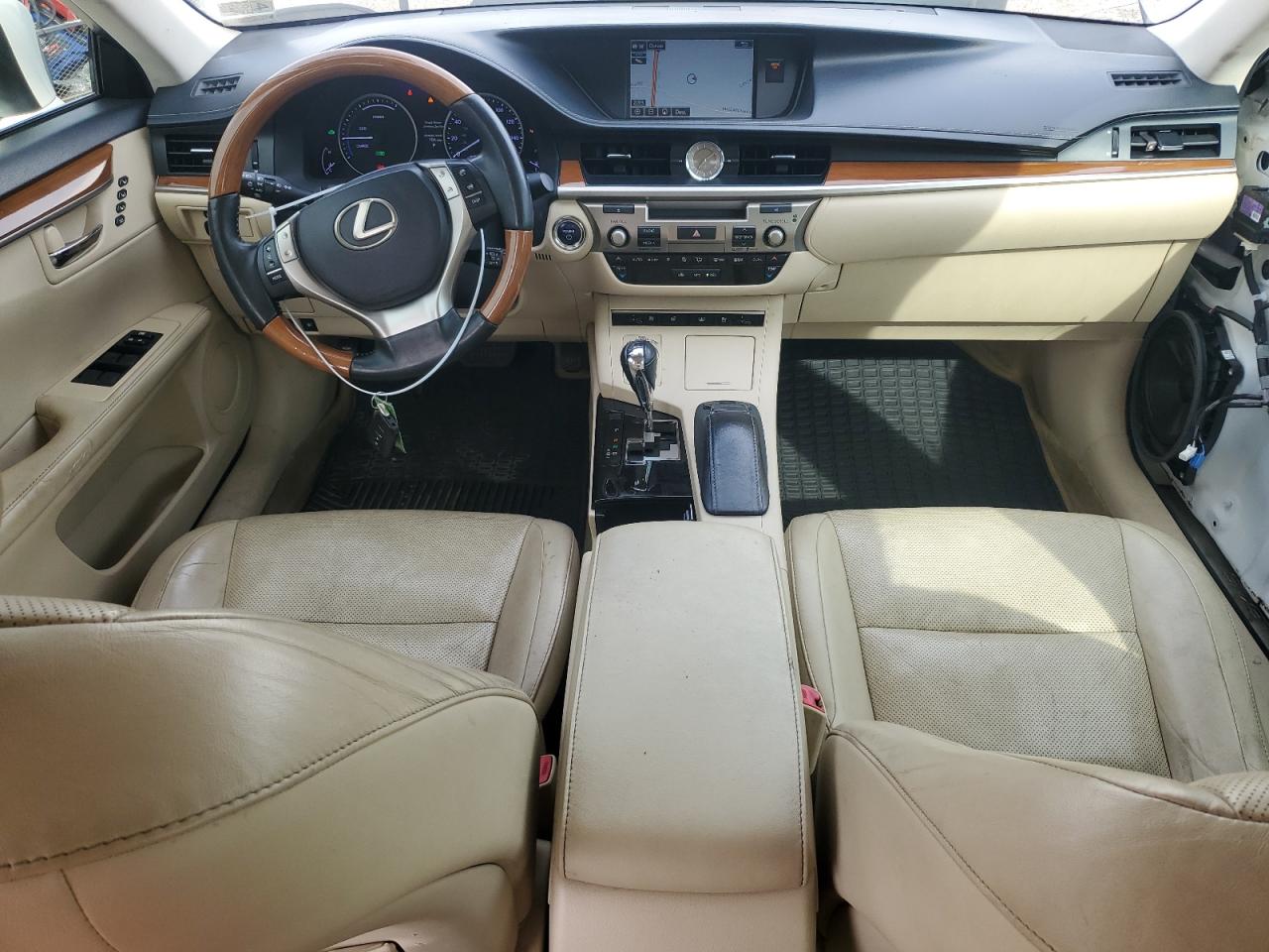 2015 Lexus ES - Image 8