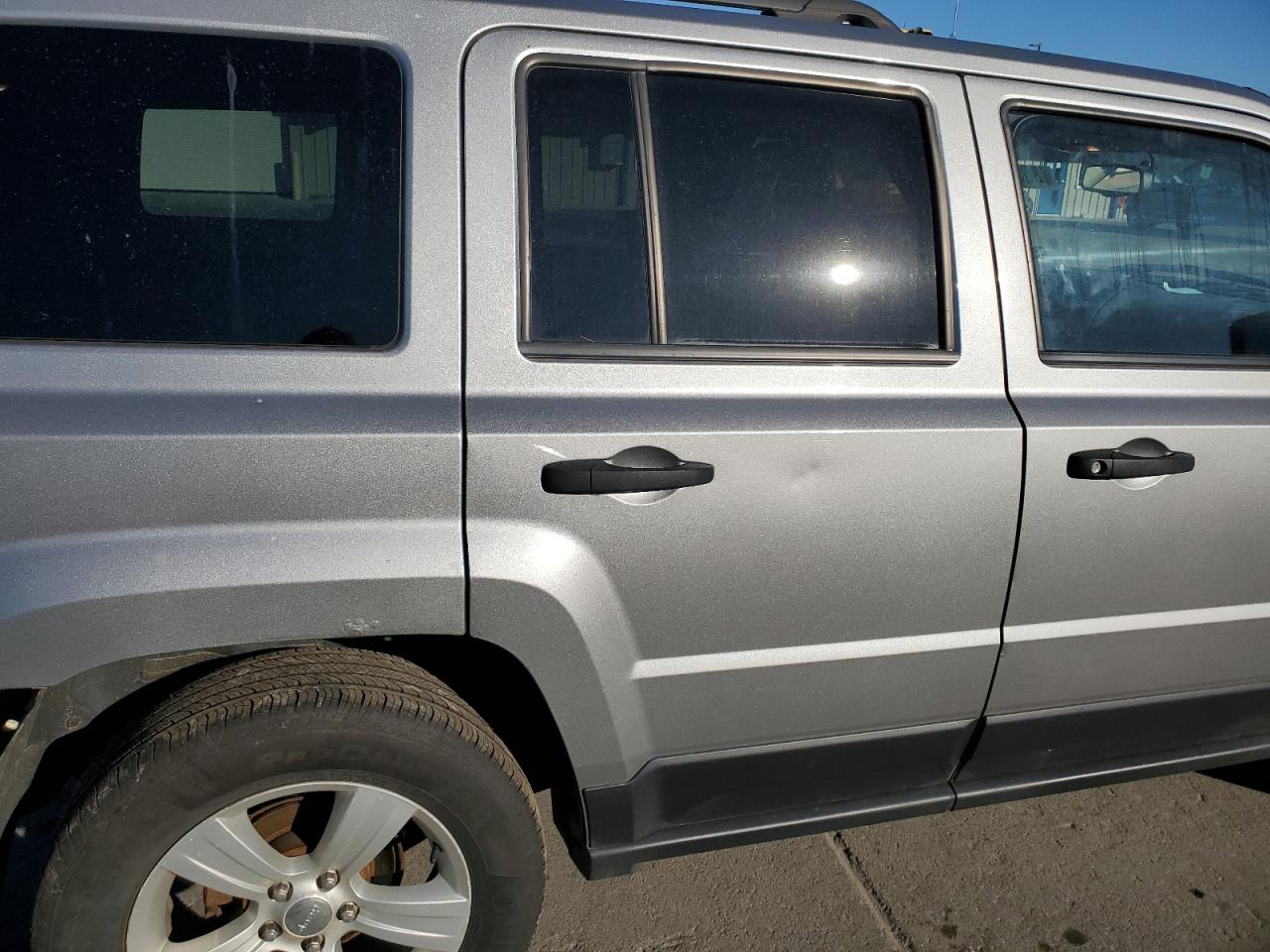 2015 Jeep Liberty (Patriot) - Image 11