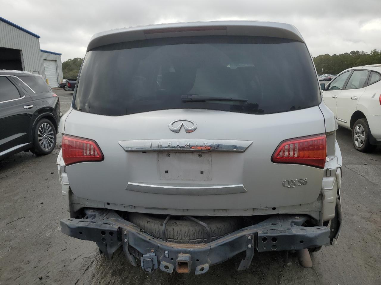 2013 Infiniti QX56 - Image 6