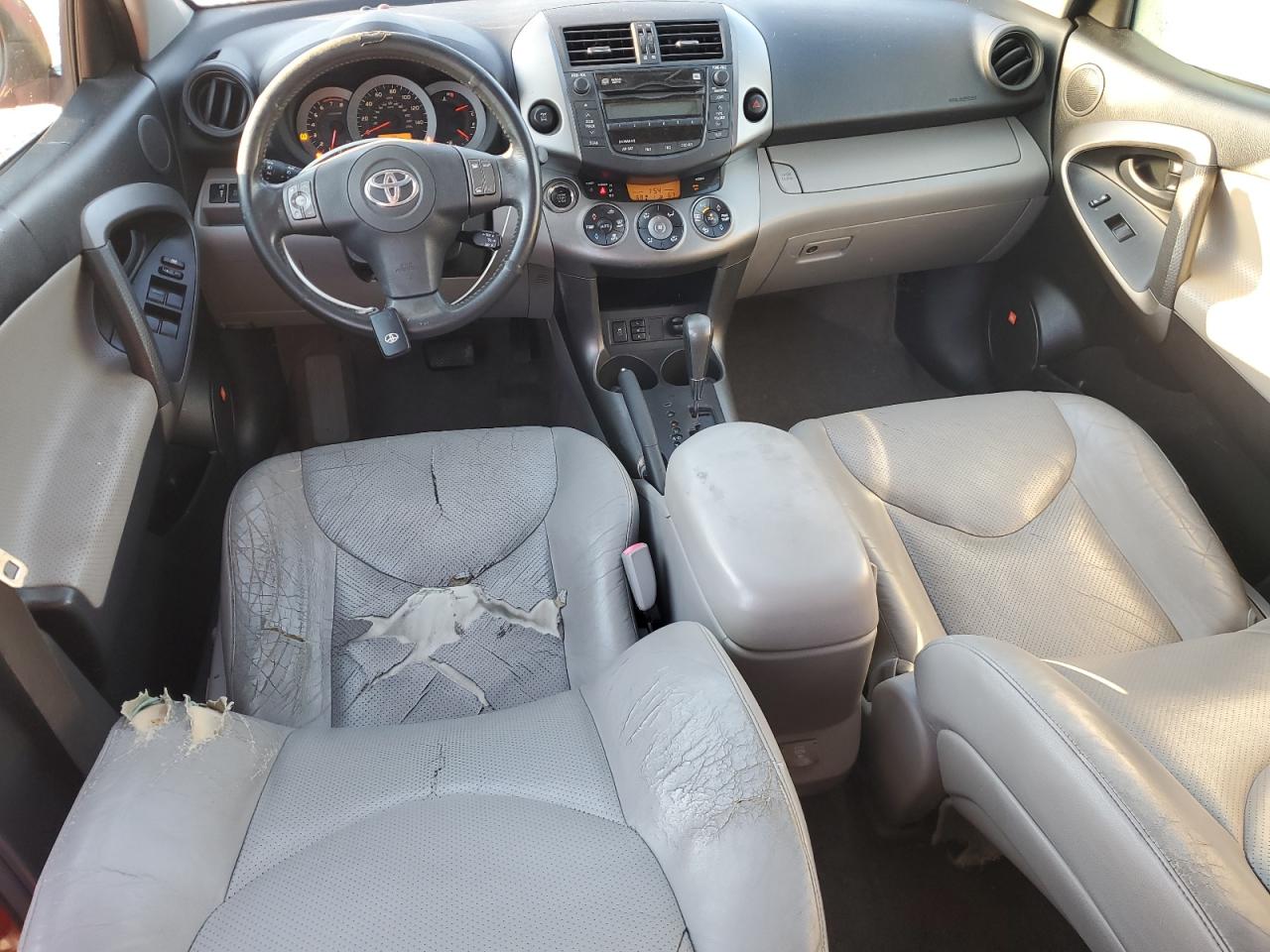 2010 Toyota RAV 4 - Image 8