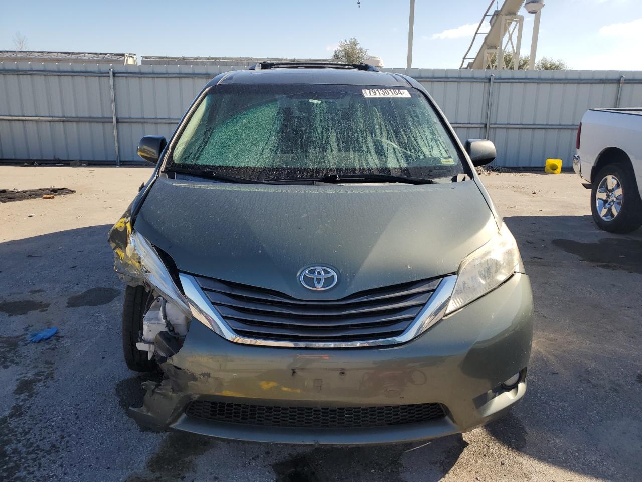 2011 Toyota Sienna - Image 5