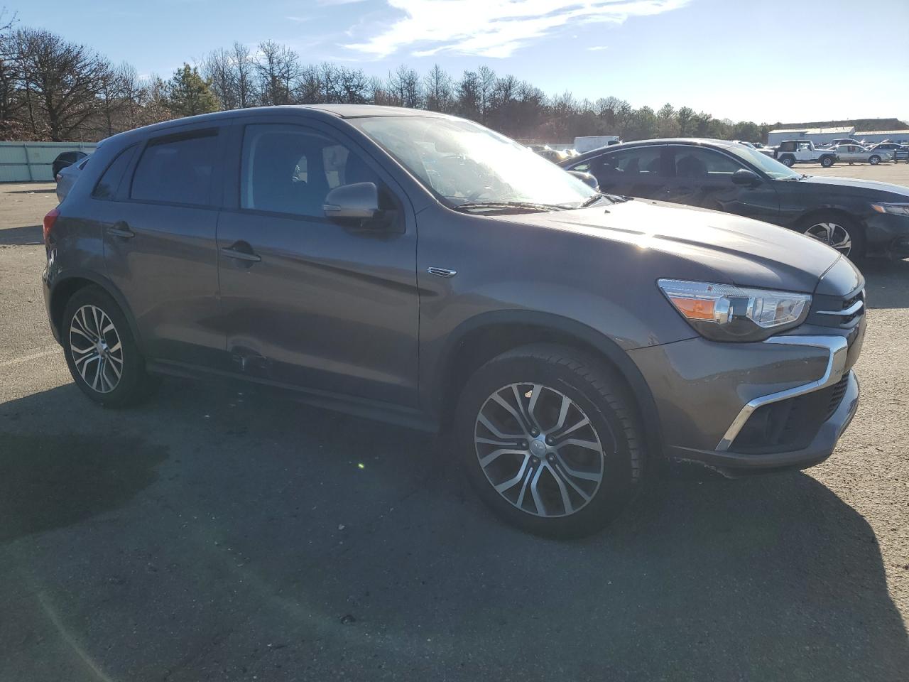 2018 Mitsubishi Outlander - Image 4