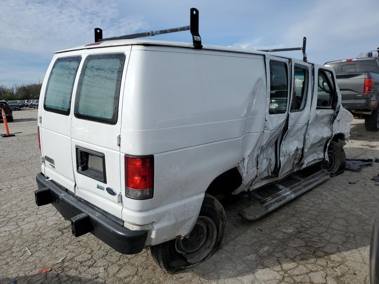 2014 Ford Econoline - Image 3