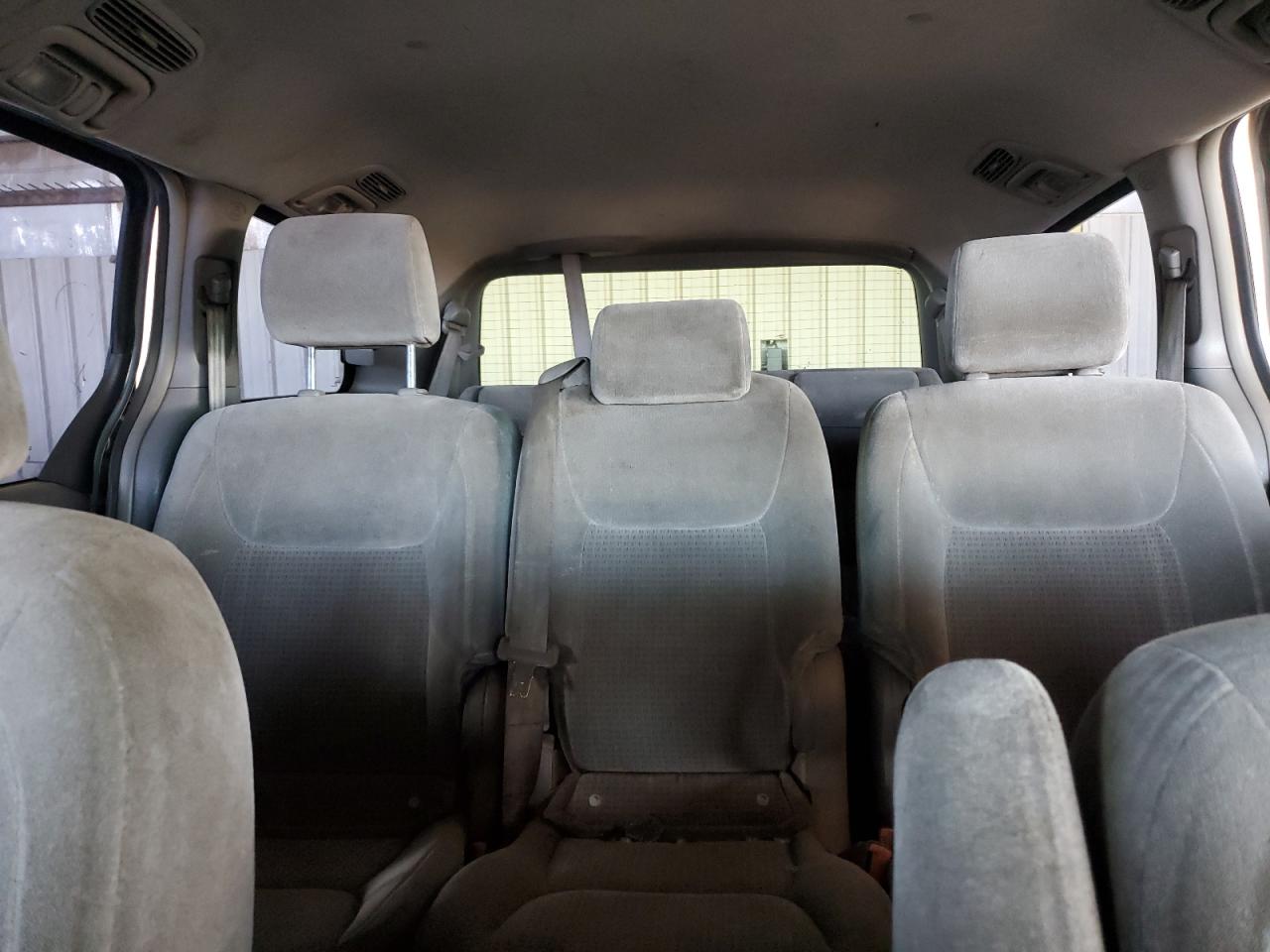 2006 Toyota Sienna - Image 10
