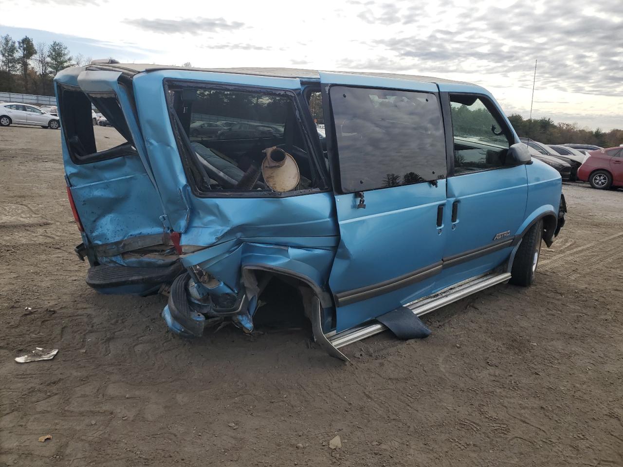 1994 Chevrolet Astro - Image 3