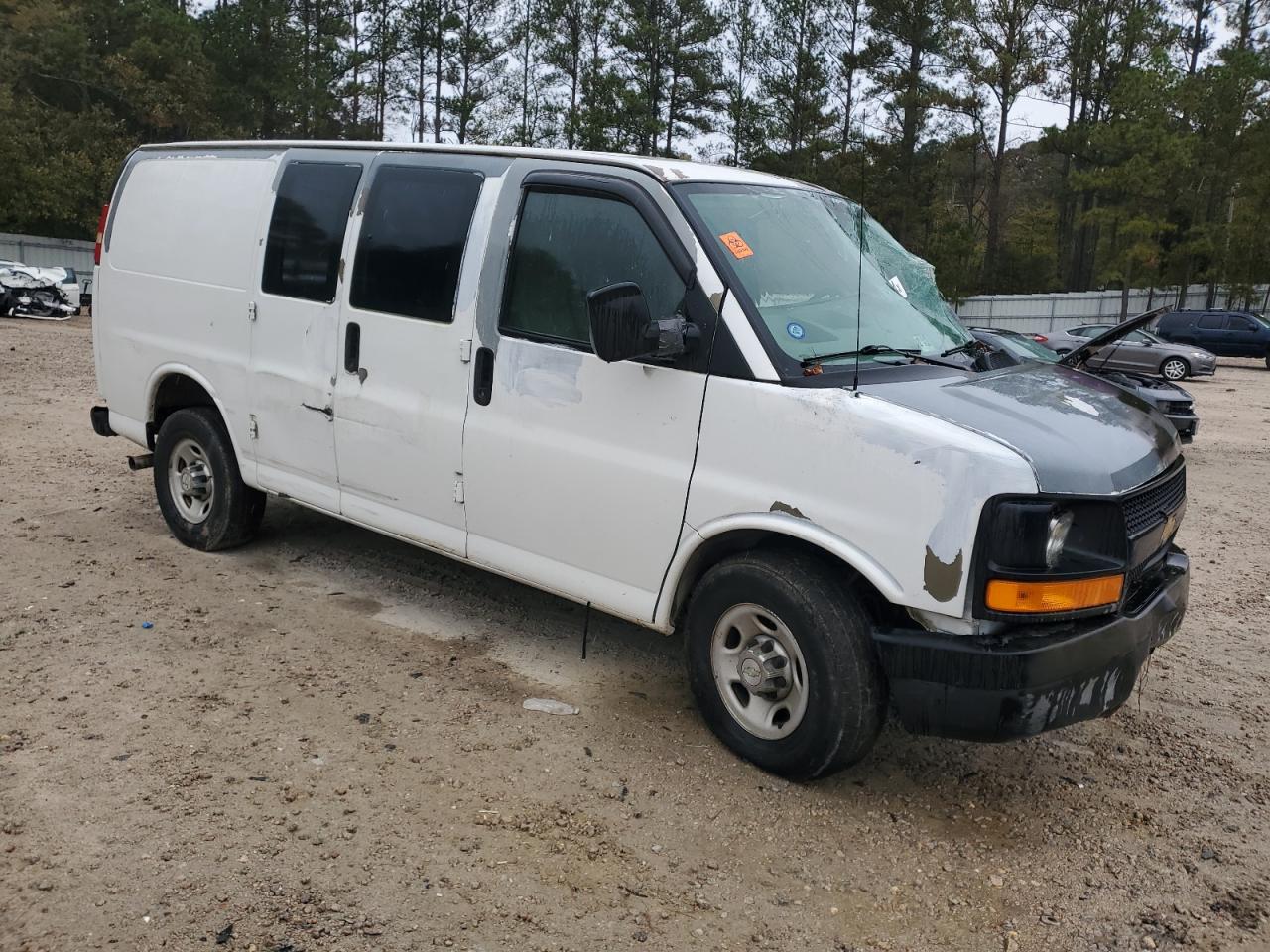 2009 Chevrolet Express - Image 4