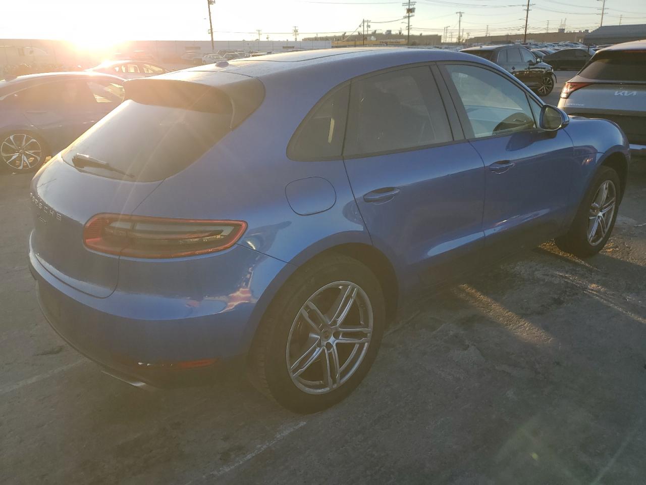 VIN WP1AA2A5XHLB81656 2017 PORSCHE MACAN no.3