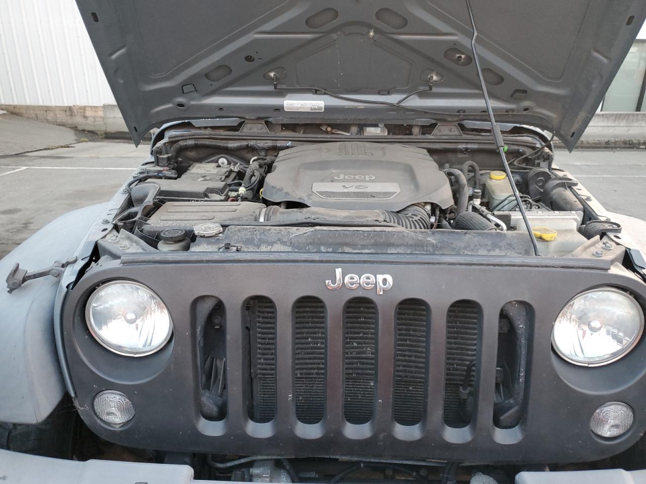 2015 Jeep Wrangler - Image 11