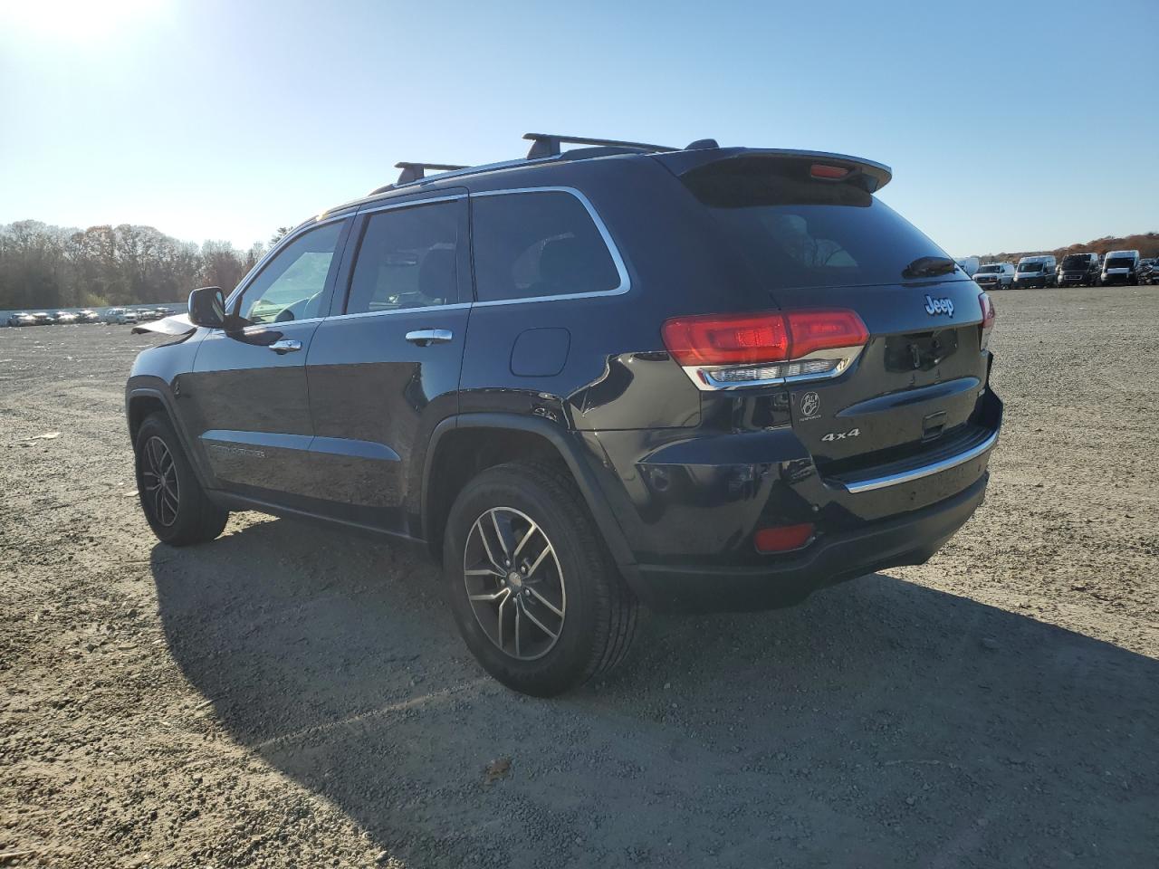 2017 Jeep Grand Cherokee - Image 2
