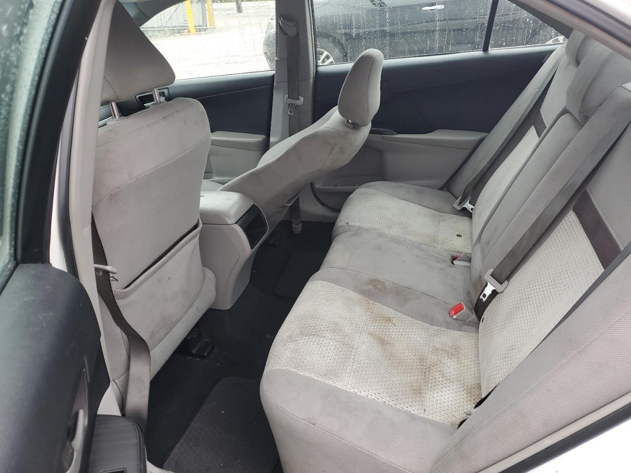 2014 Toyota Camry - Image 10