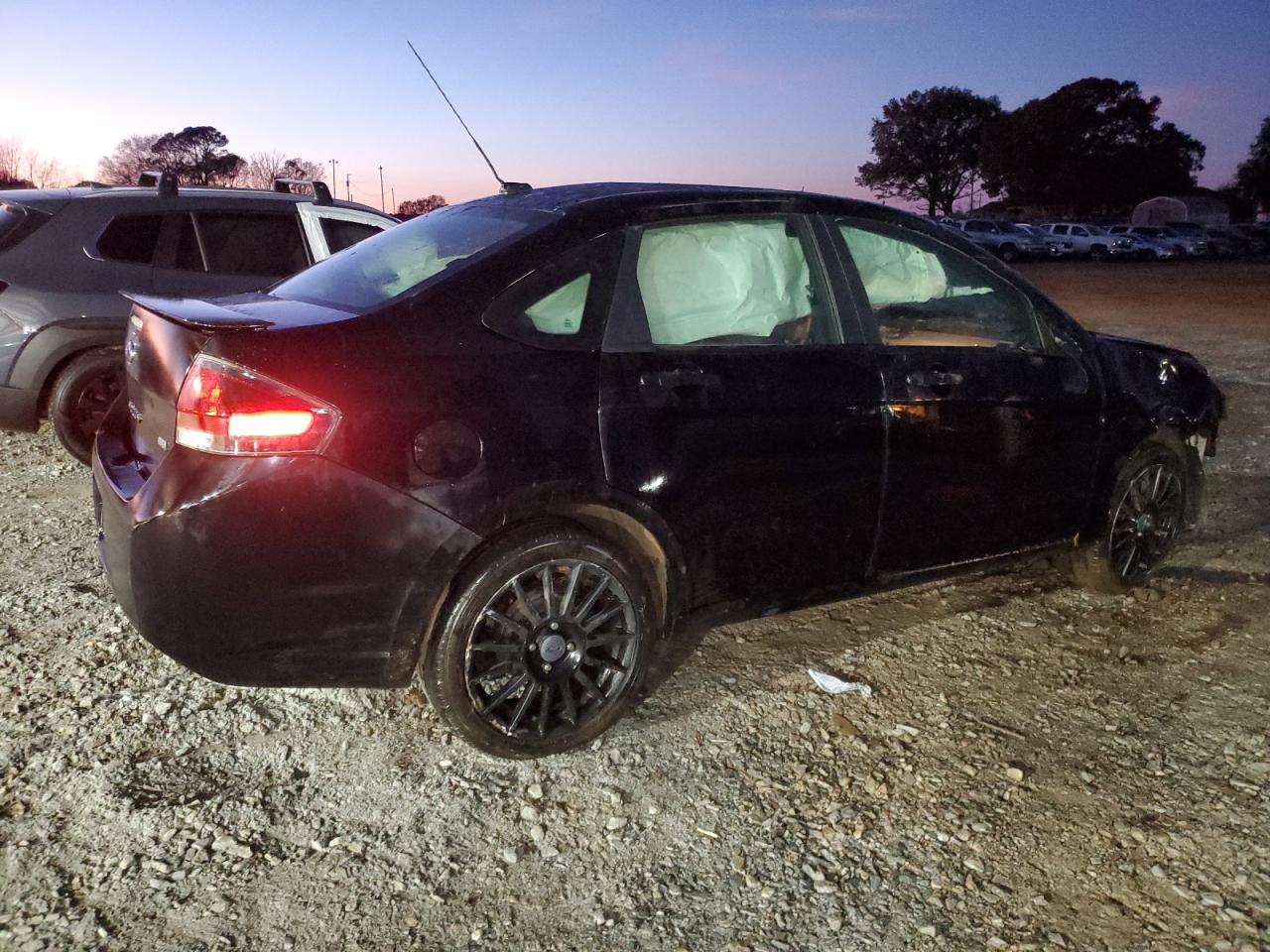 2010 Ford Focus - Image 3