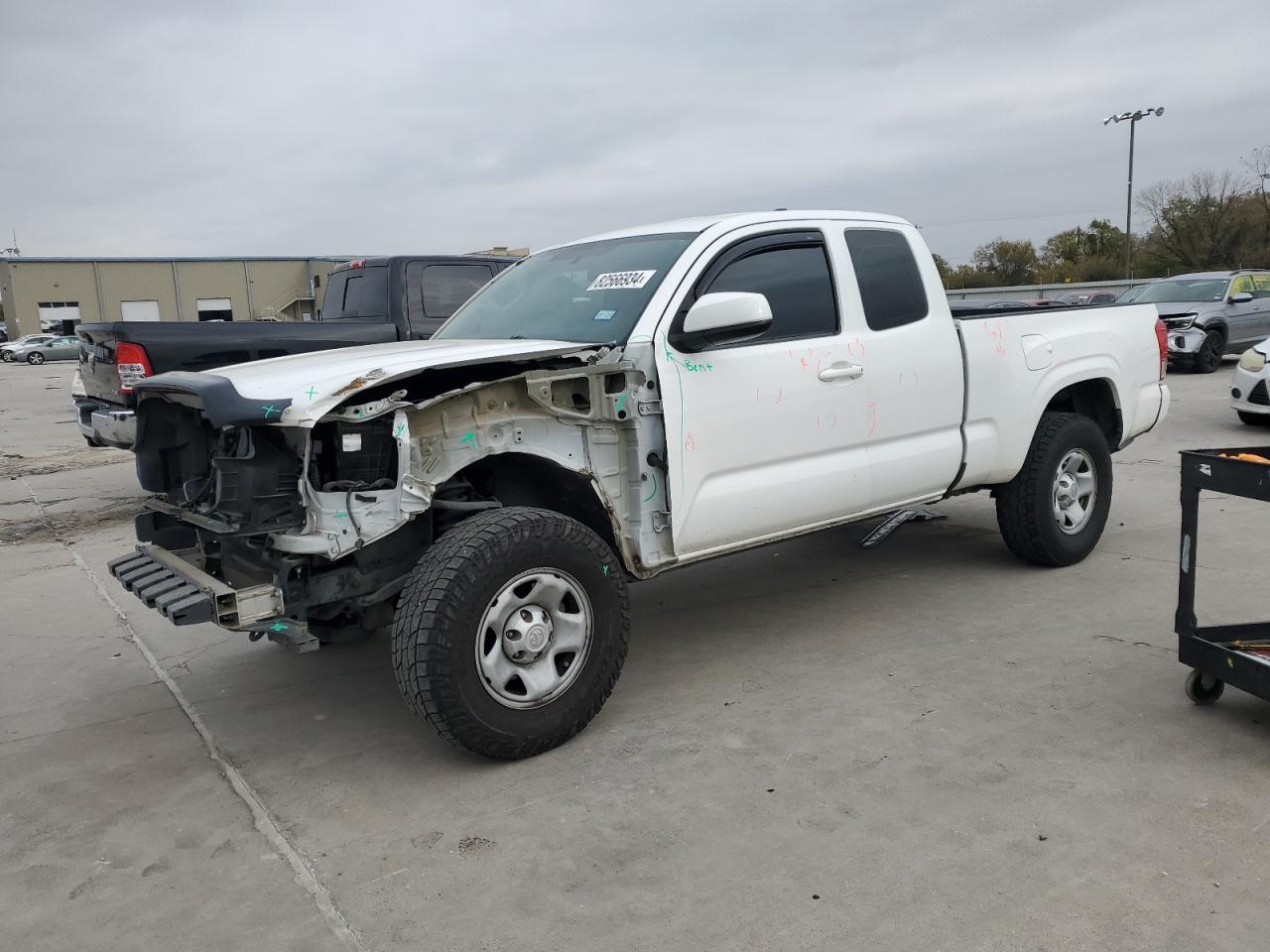 VIN 5TFRX5GN0HX075768 2017 TOYOTA TACOMA no.1