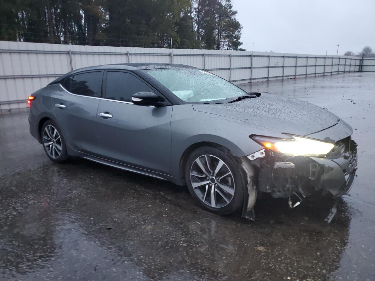 2019 Nissan Maxima - Image 4