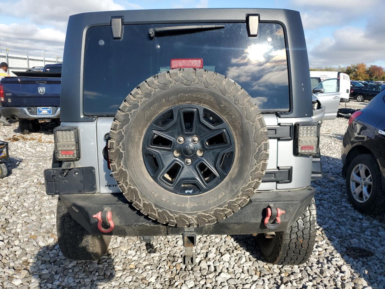 2016 Jeep Wrangler - Image 6