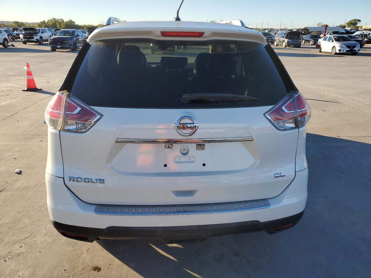 2015 Nissan Rogue S VIN: 5N1AT2MT9FC834668 Lot: 81832514