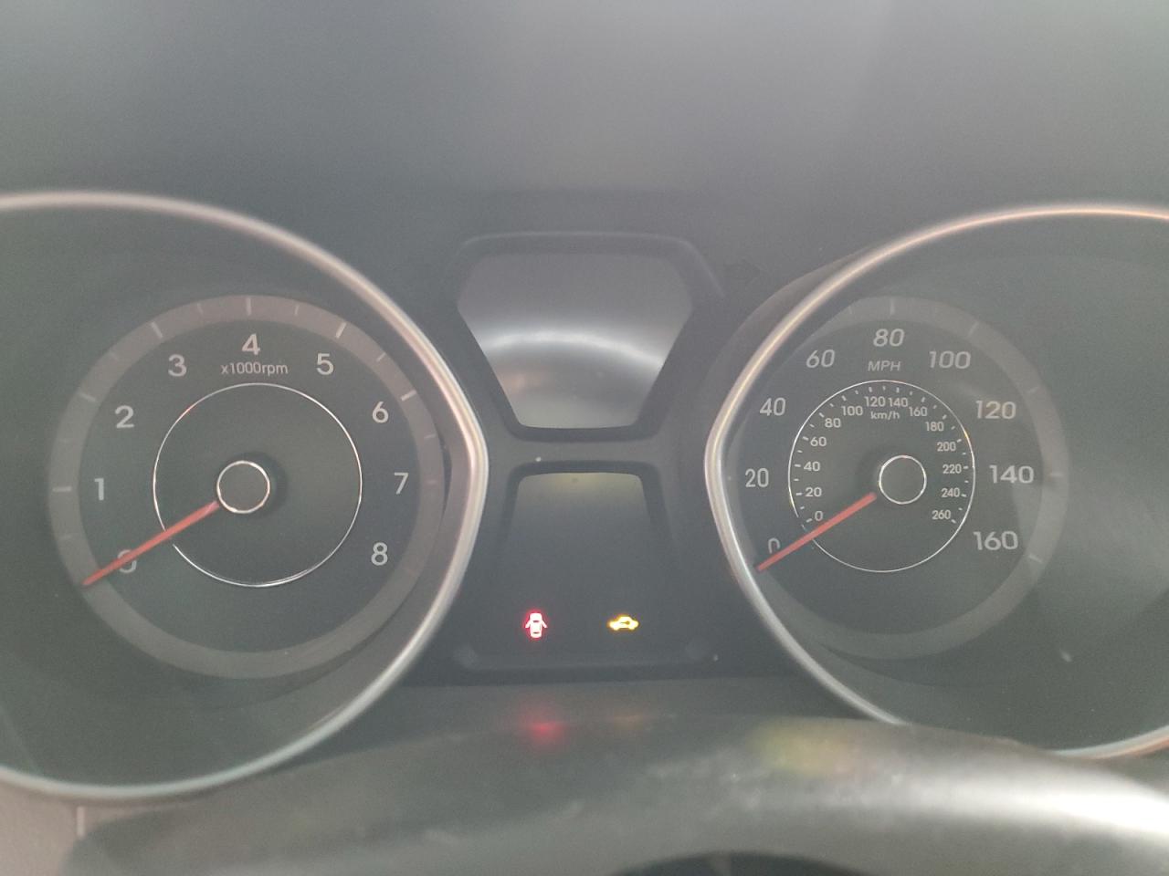 2016 Hyundai Elantra - Image 9