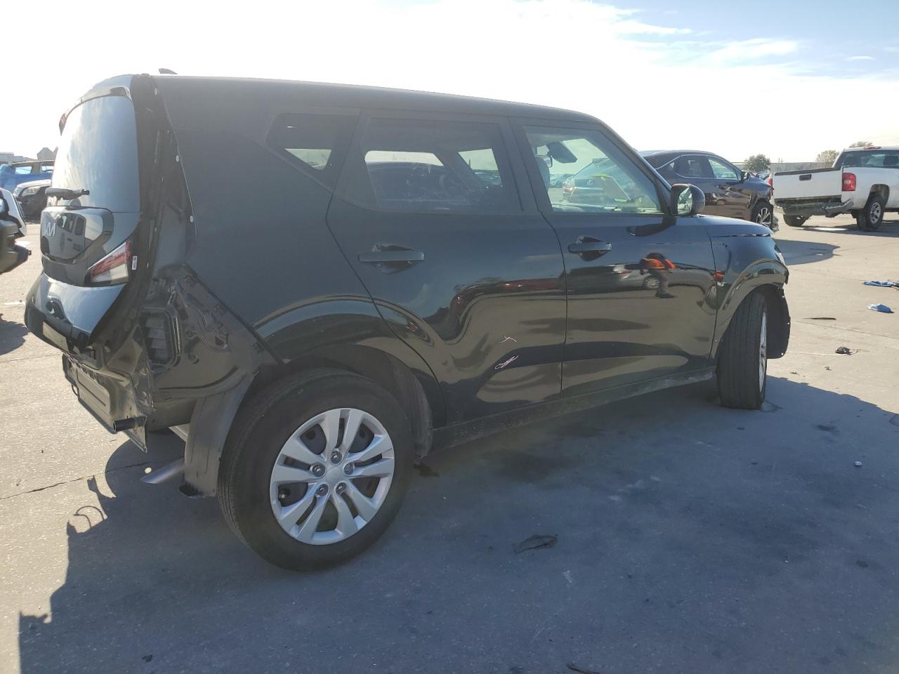 VIN KNDJ23AU5R7239887 2024 KIA SOUL no.3