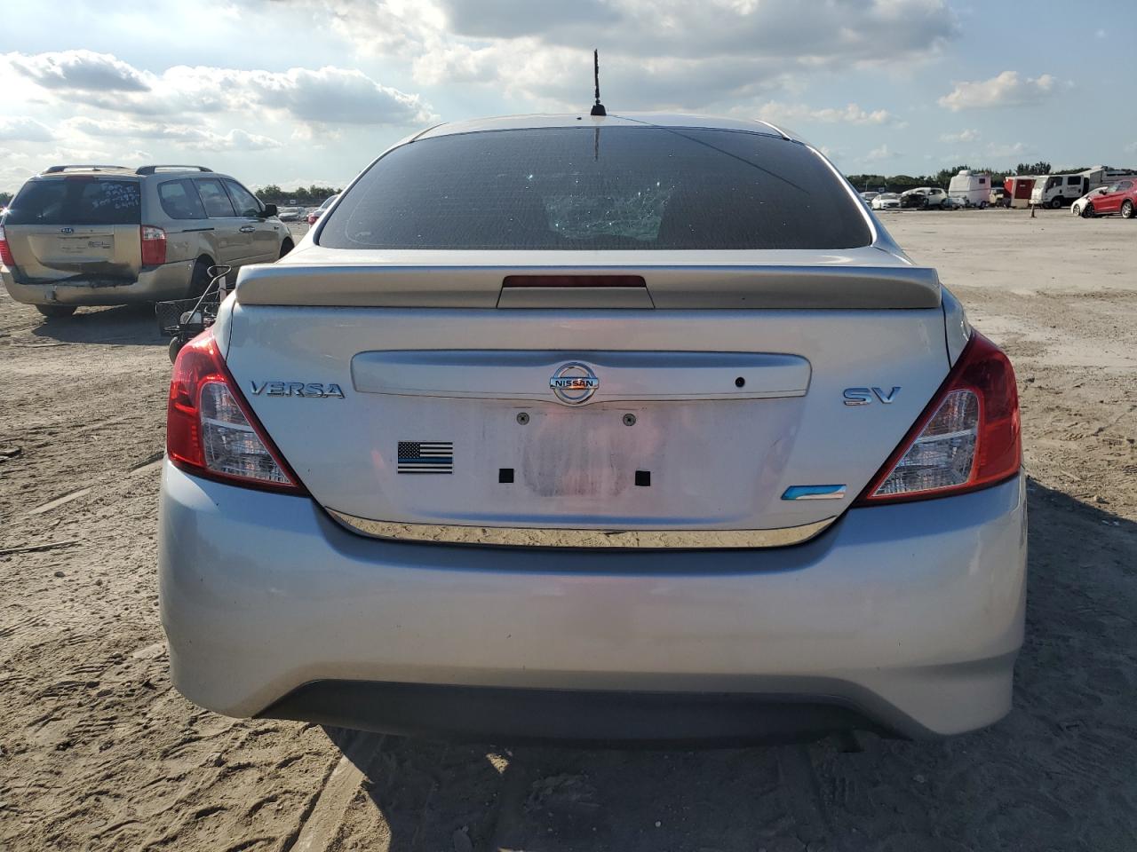 2016 Nissan Versa - Image 6