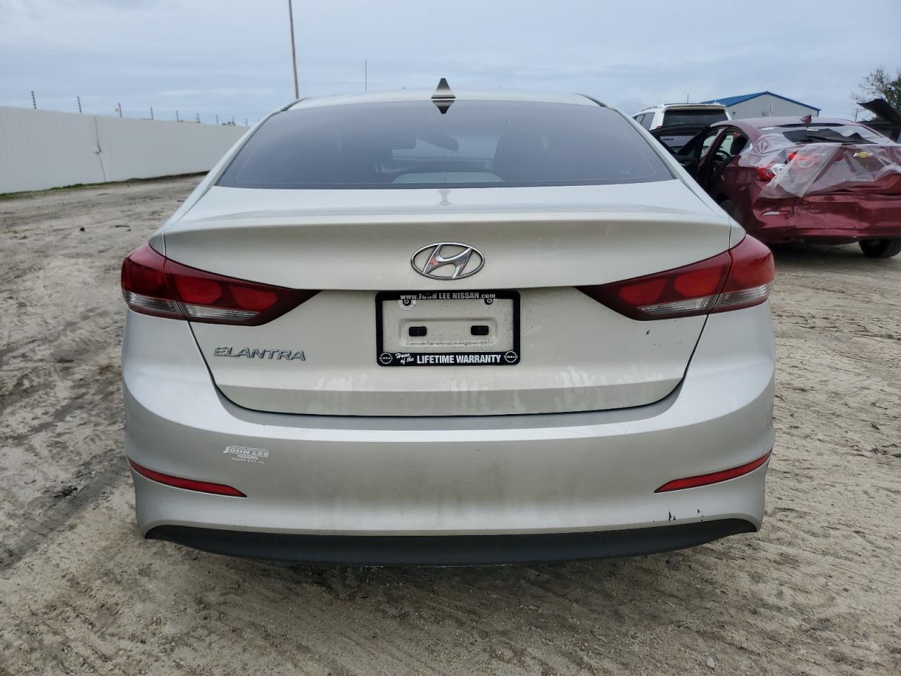 2018 Hyundai Elantra - Image 6