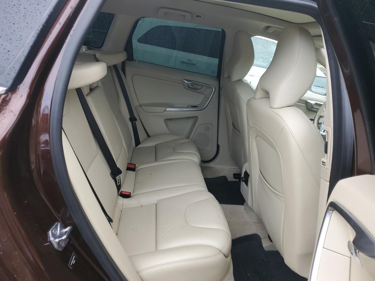 2015 Volvo XC60 - Image 11
