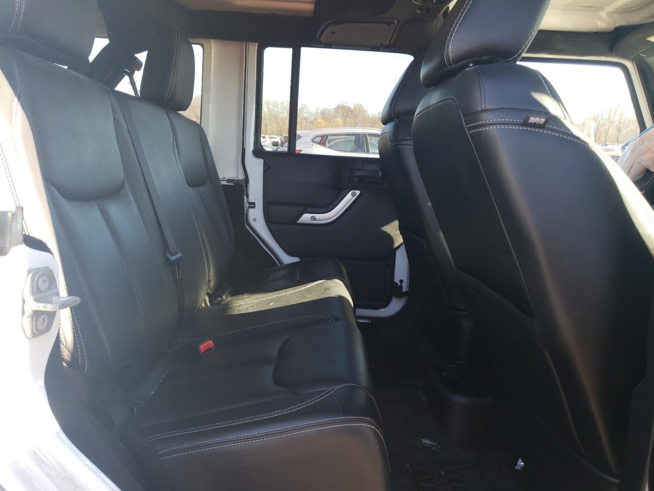 2015 Jeep Wrangler - Image 10