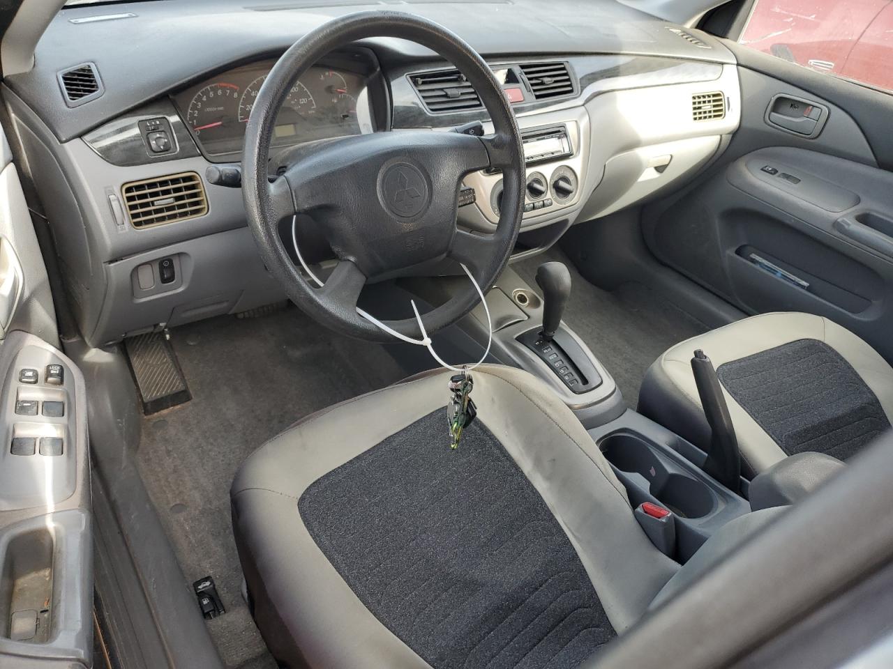2005 Mitsubishi Lancer - Image 8