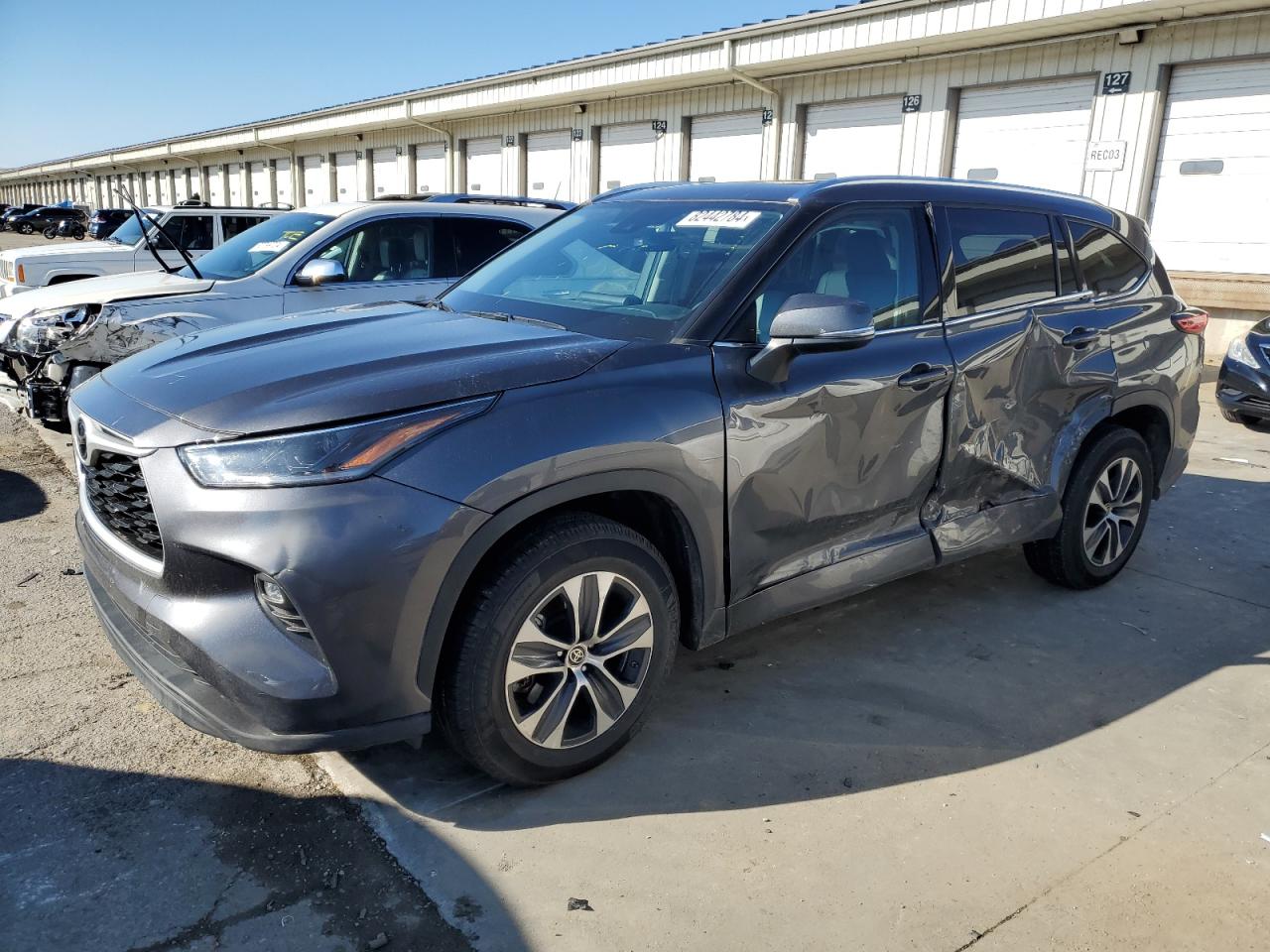 2021 Toyota Highlander - Image 1