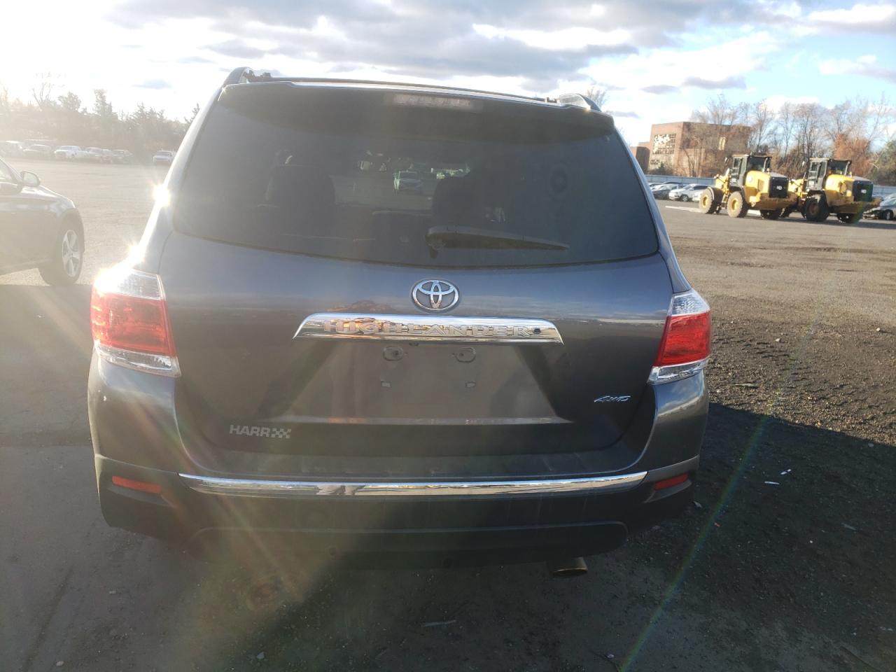 2013 Toyota Highlander Base VIN: 5TDBK3EHXDS205847 Lot: 80289824