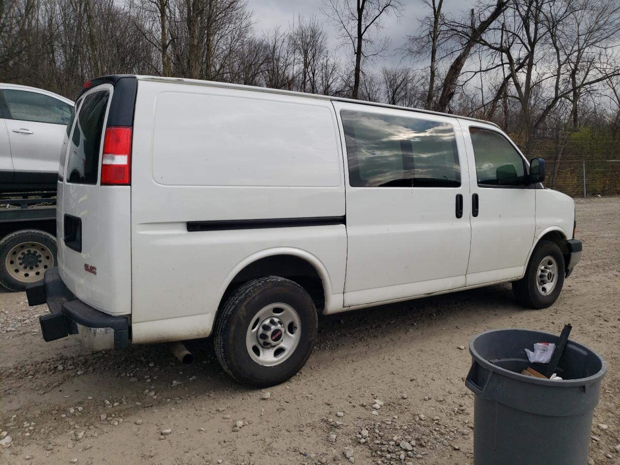 2018 GMC Savana - Image 3