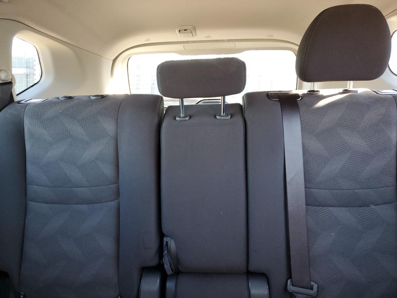 2016 Nissan Rogue - Image 10