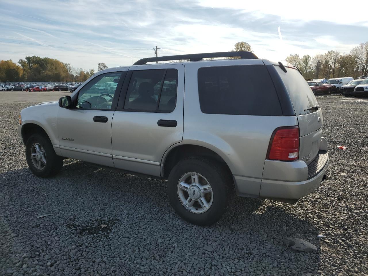 2005 Ford Explorer - Image 2